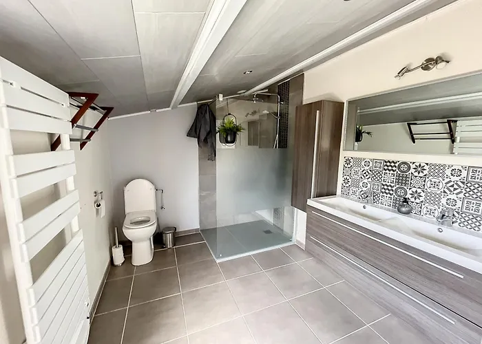 Le Doux Refuge De Bouillon بيت للعطل